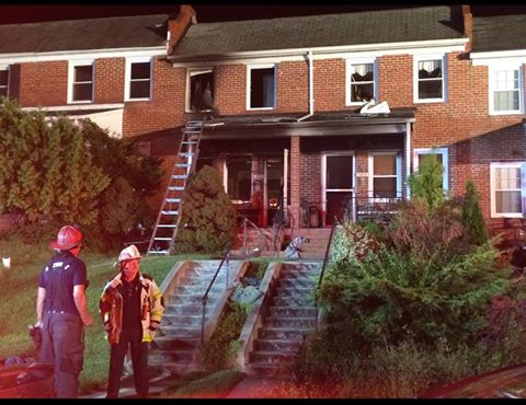 A casa após incêndio (Reprodução/Facebook/Baltimore City Fire Department )